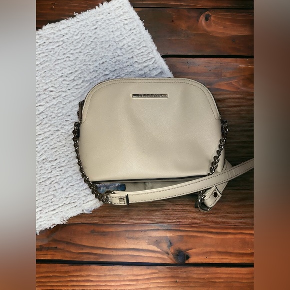 Steve Madden Handbags - Steve Madden Crossbody Purse-EUC